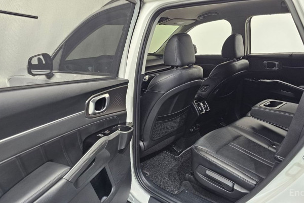 2025 Kia Sorento с пробегом 4 412 км