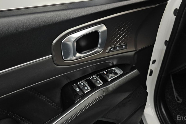 2025 Kia Sorento с пробегом 4 412 км