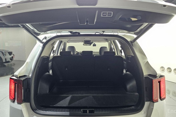 2025 Kia Sorento с пробегом 4 412 км