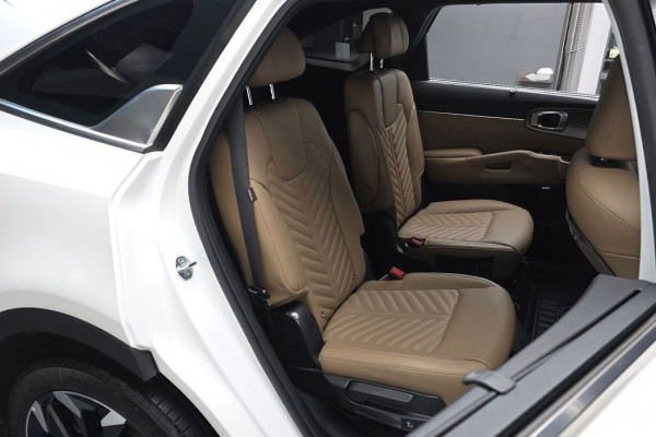 2023 Kia Sorento с пробегом 17 138 км