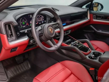 2025 Porsche Cayenne с пробегом 4 700 км