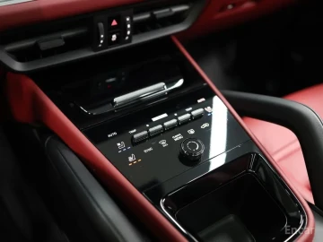 2025 Porsche Cayenne с пробегом 4 700 км
