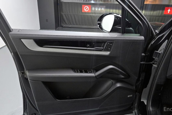 2024 Porsche Cayenne с пробегом 31 698 км