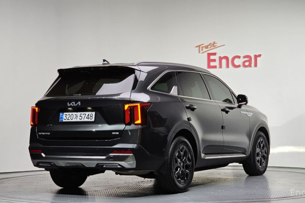 2024 Kia Sorento с пробегом 16 672 км