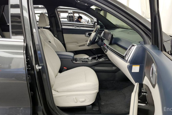 2024 Kia Sorento с пробегом 16 672 км