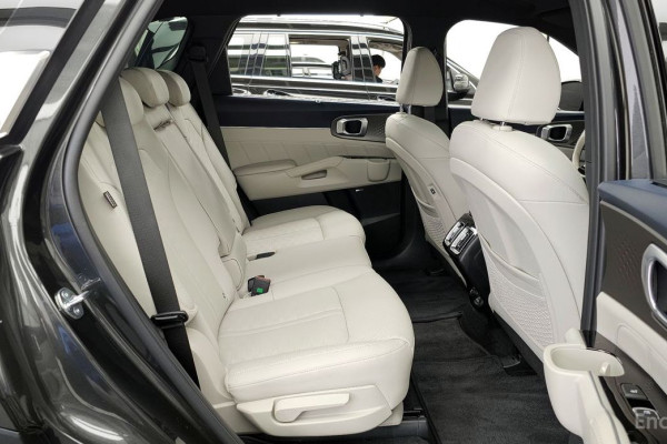 2024 Kia Sorento с пробегом 16 672 км