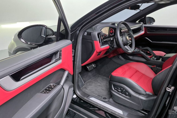 2025 Porsche Cayenne с пробегом 2 342 км