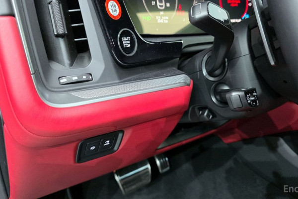 2025 Porsche Cayenne с пробегом 2 342 км