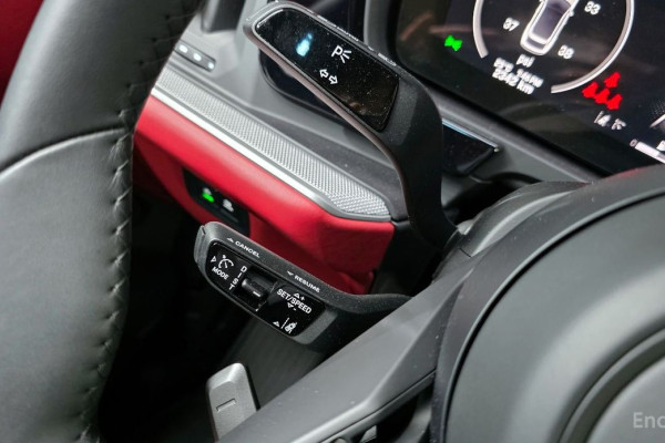 2025 Porsche Cayenne с пробегом 2 342 км