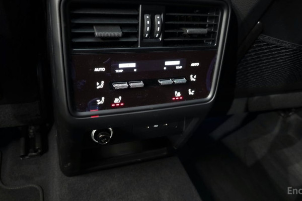 2025 Porsche Cayenne с пробегом 2 342 км