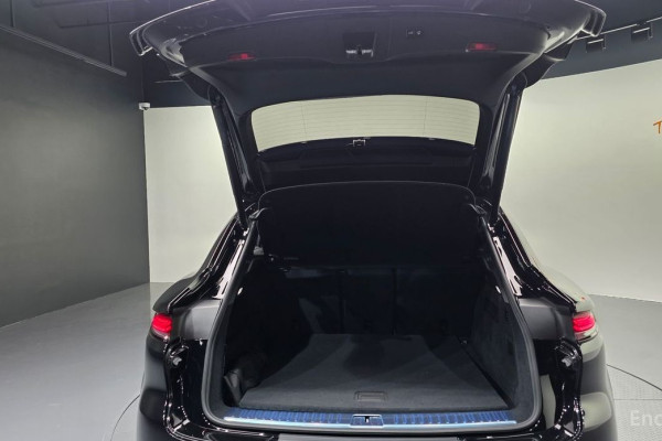 2025 Porsche Cayenne с пробегом 2 342 км