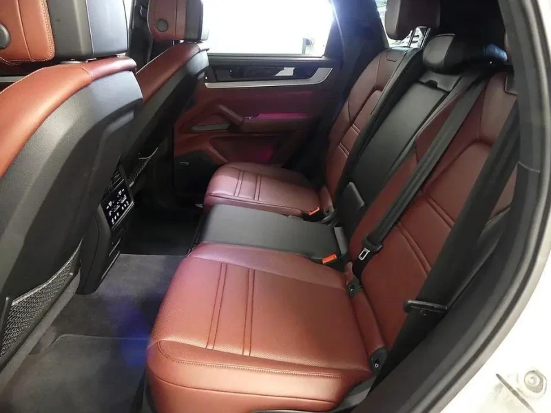 2024 Porsche Cayenne с пробегом 48 000 км