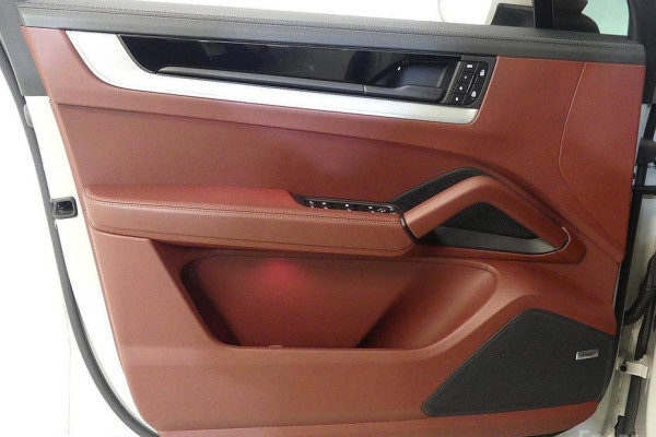 2024 Porsche Cayenne с пробегом 48 000 км