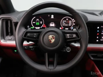2025 Porsche Cayenne с пробегом 4 700 км
