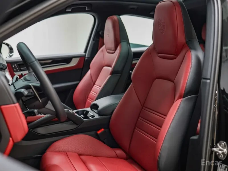 2025 Porsche Cayenne с пробегом 4 700 км