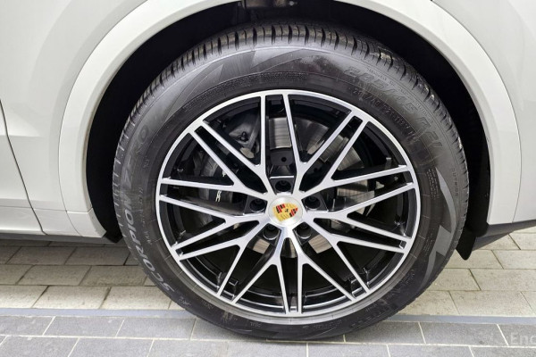 2024 Porsche Cayenne с пробегом 19 194 км