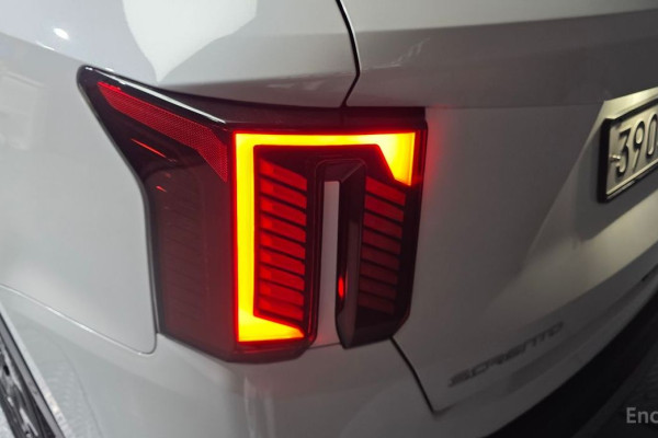 2024 Kia Sorento с пробегом 13 324 км