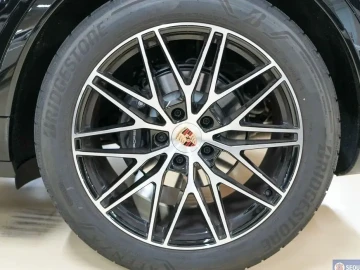 2026 Porsche Cayenne с пробегом 3 500 км