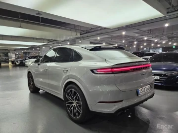2025 Porsche Cayenne с пробегом 7 690 км