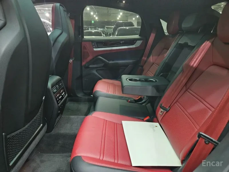 2025 Porsche Cayenne с пробегом 7 690 км