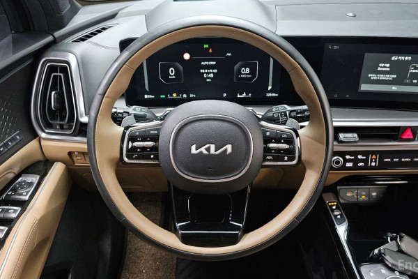 2025 Kia Sorento с пробегом 22 649 км