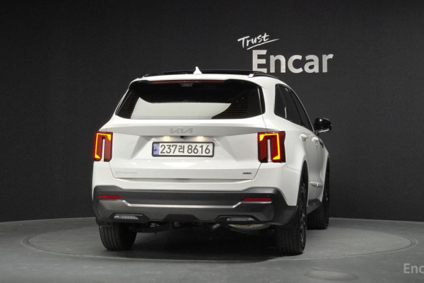 2024 Kia Sorento с пробегом 15 027 км