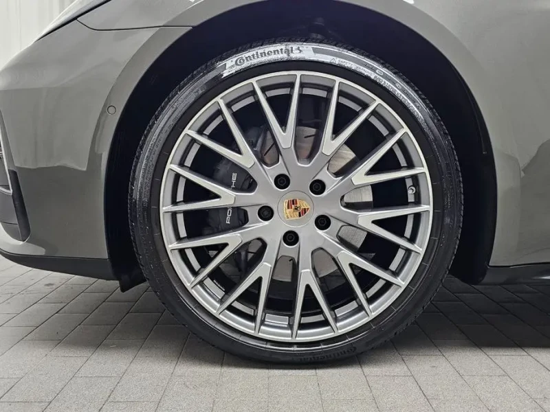 2024 Porsche Panamera с пробегом 4 657 км