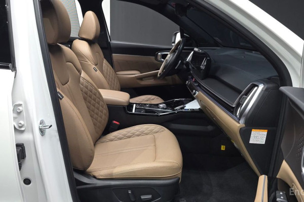 2024 Kia Sorento с пробегом 15 027 км