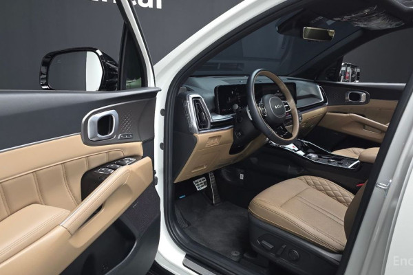 2024 Kia Sorento с пробегом 15 027 км