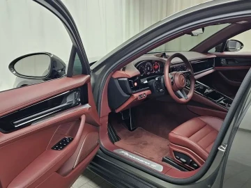 2024 Porsche Panamera с пробегом 4 657 км