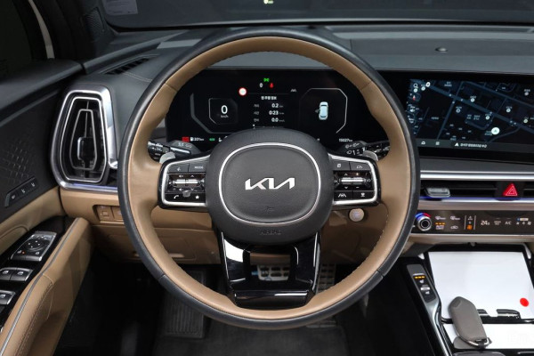 2024 Kia Sorento с пробегом 15 027 км