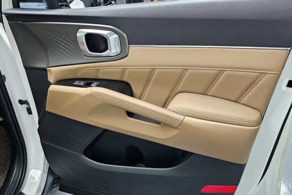 2024 Kia Sorento с пробегом 29 896 км