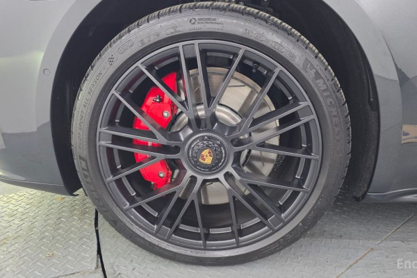 2025 Porsche Panamera с пробегом 2 854 км