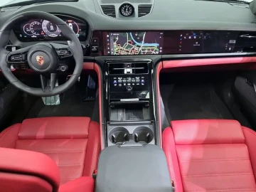 2025 Porsche Panamera с пробегом 2 854 км