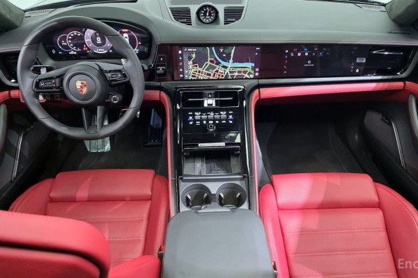 2025 Porsche Panamera с пробегом 2 854 км