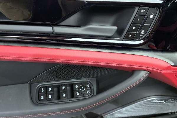 2025 Porsche Panamera с пробегом 2 854 км