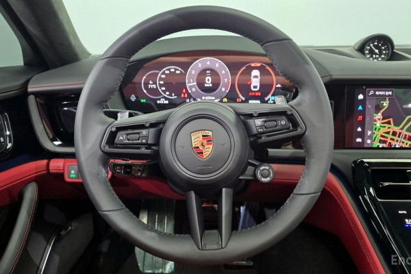 2025 Porsche Panamera с пробегом 2 854 км