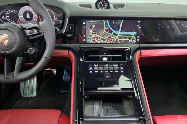 2025 Porsche Panamera с пробегом 2 854 км