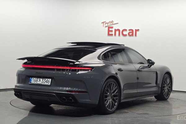 2025 Porsche Panamera с пробегом 15 887 км