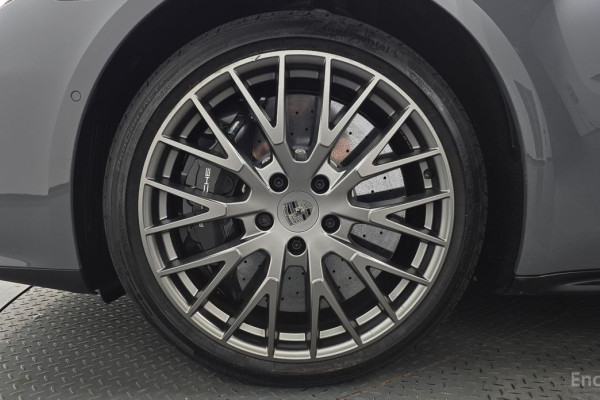 2025 Porsche Panamera с пробегом 15 887 км