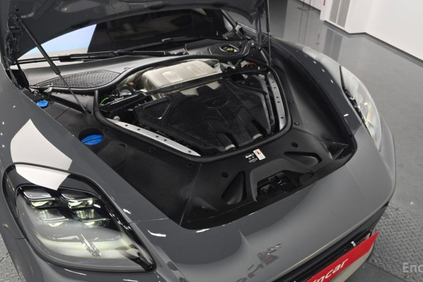 2025 Porsche Panamera с пробегом 15 887 км