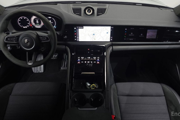 2025 Porsche Panamera с пробегом 15 887 км