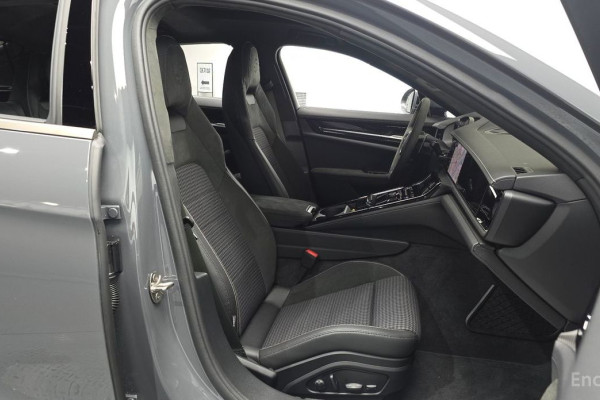 2025 Porsche Panamera с пробегом 15 887 км