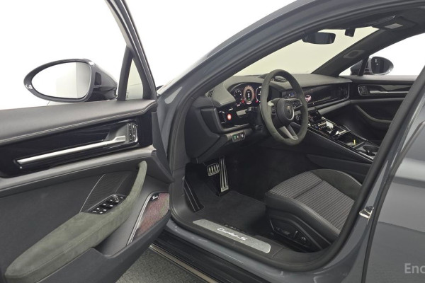 2025 Porsche Panamera с пробегом 15 887 км