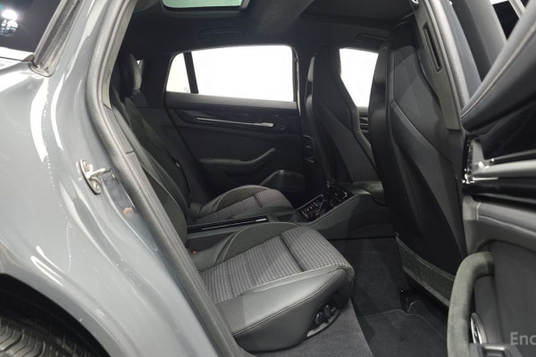 2025 Porsche Panamera с пробегом 15 887 км