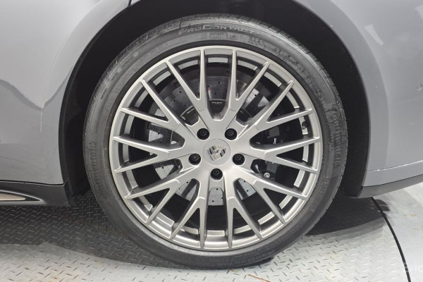 2025 Porsche Panamera с пробегом 15 887 км