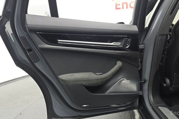 2025 Porsche Panamera с пробегом 15 887 км