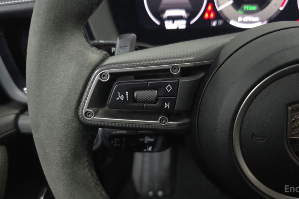 2025 Porsche Panamera с пробегом 15 887 км