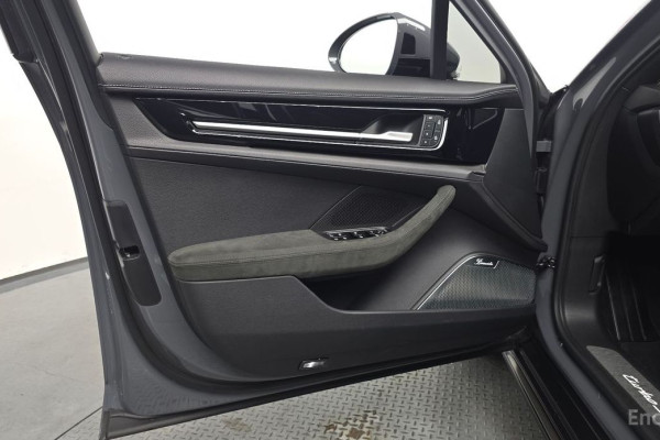 2025 Porsche Panamera с пробегом 15 887 км