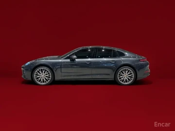 2024 Porsche Panamera с пробегом 4 700 км